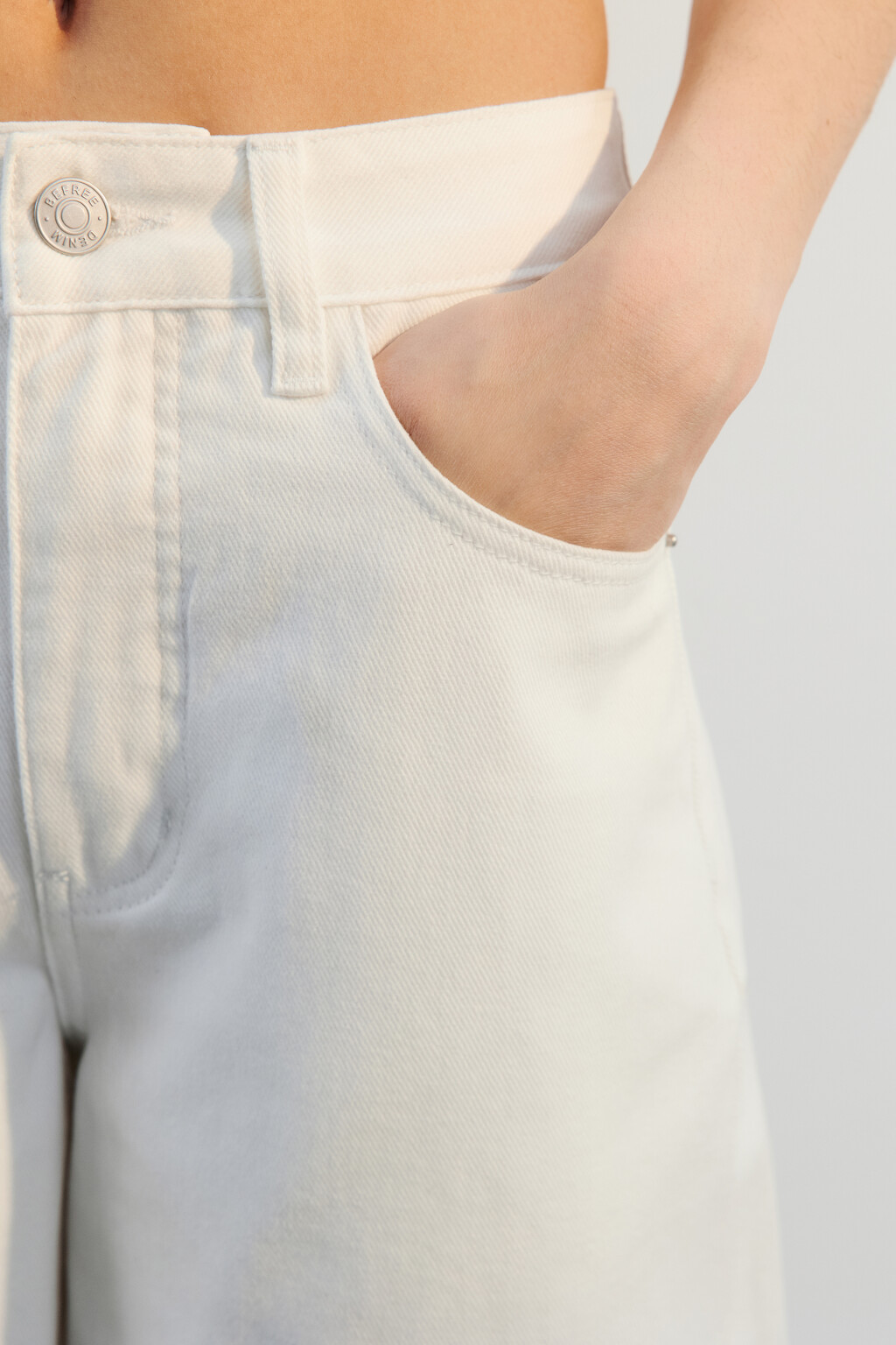 Джинсы-бананы широкие с высокой посадкой - цвет белый - 6