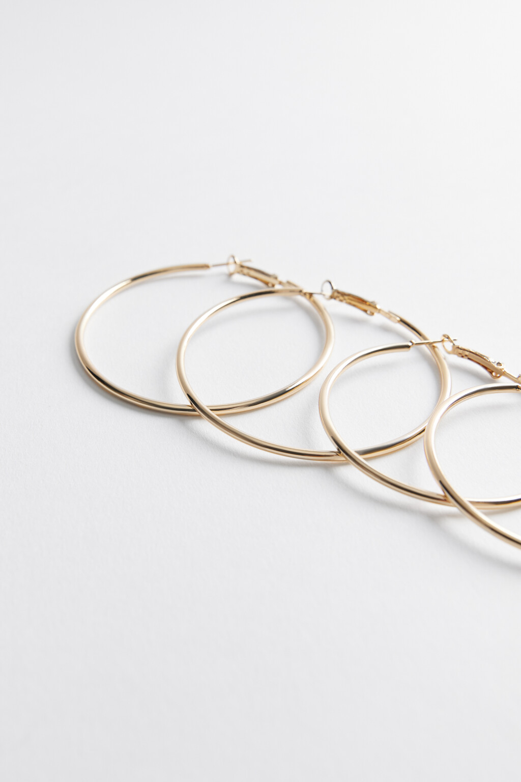 Набор серег-колец гладких (3 пары) - цвет желтый - 2