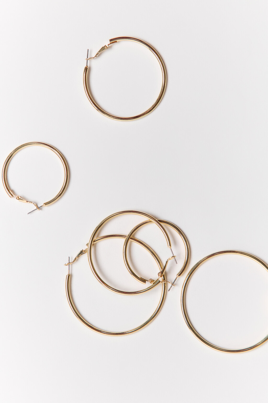 Набор серег-колец гладких (3 пары) - цвет желтый - 2