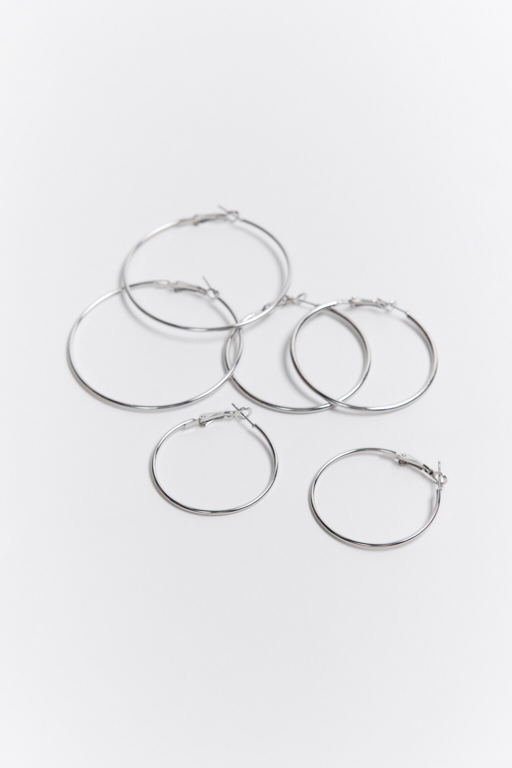 Набор серег-колец гладких (3 пары) - цвет серый - 2