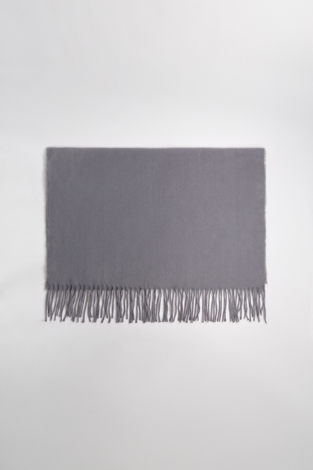 Шарф тонкий базовый с бахромой - цвет серый - 1