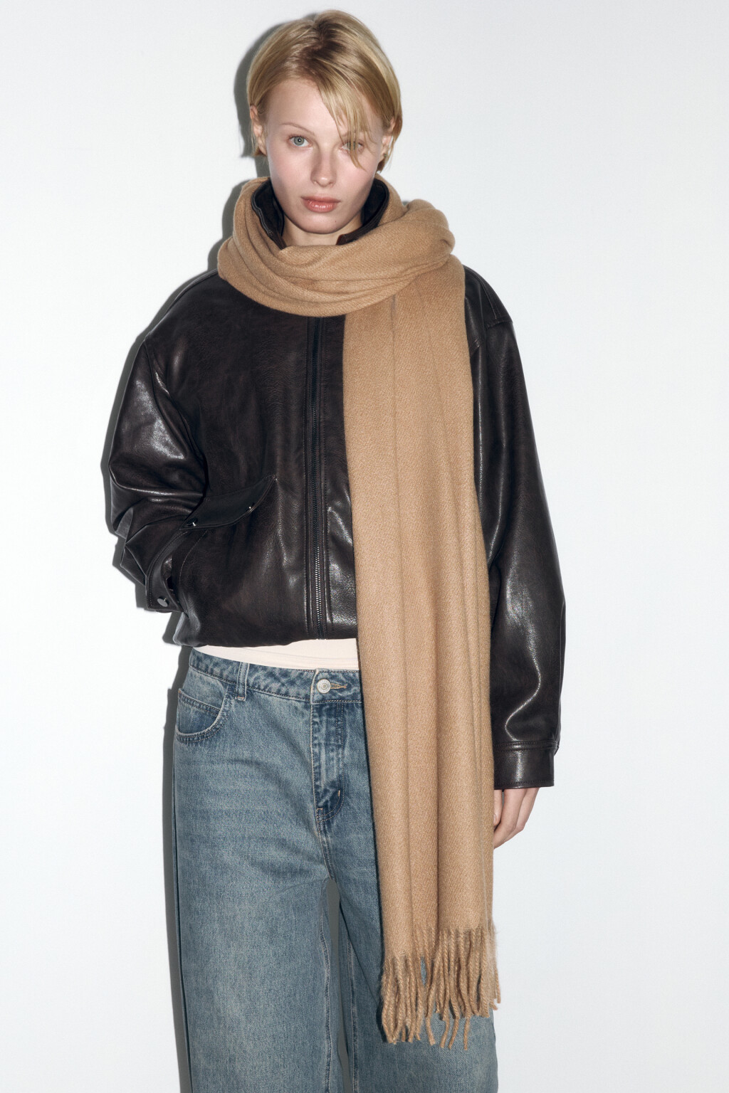 Шарф тонкий базовый с бахромой - цвет бежевый - 3