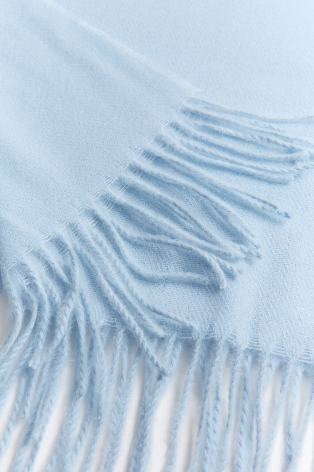 Шарф тонкий базовый с бахромой - цвет голубой - 3