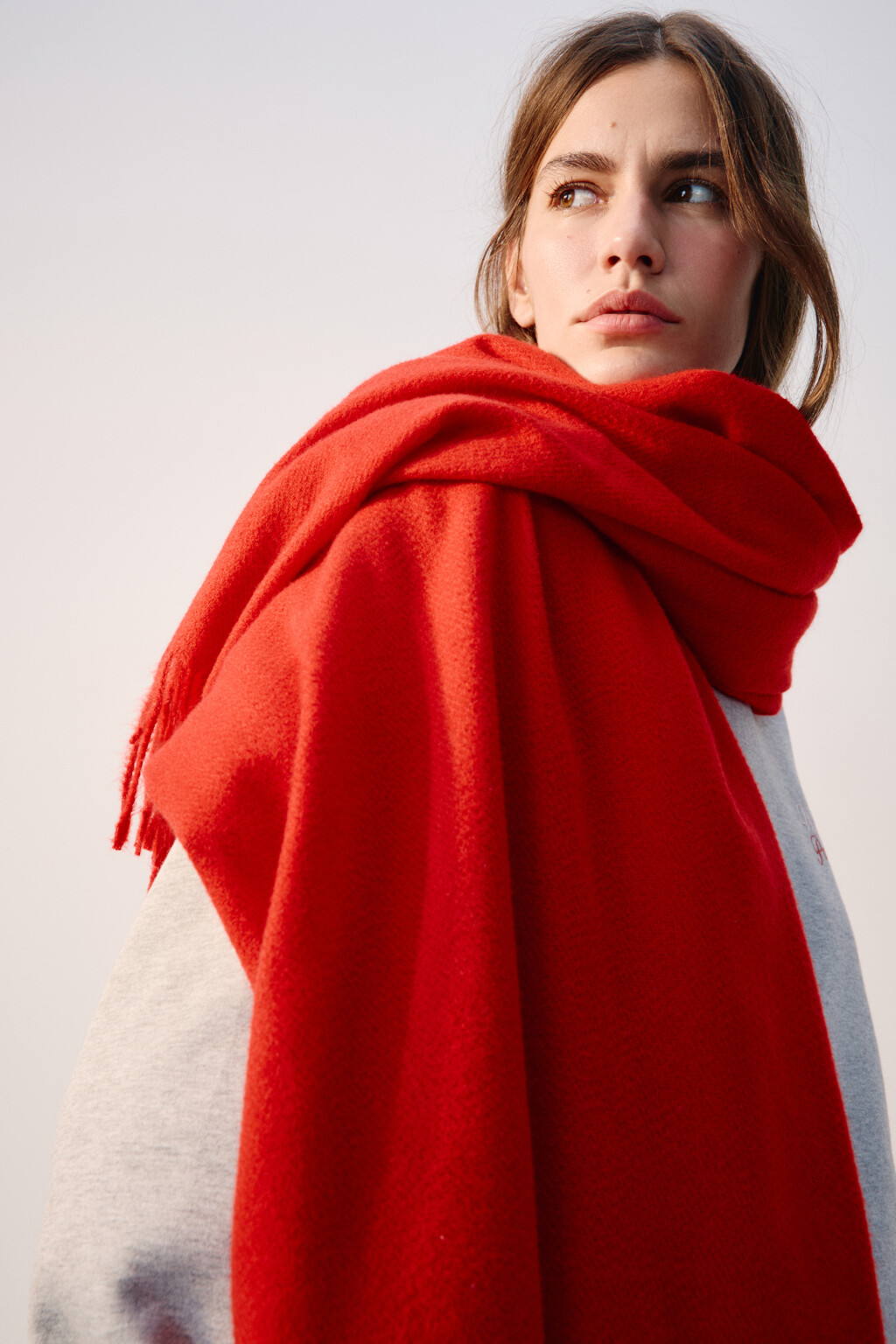 Шарф тонкий базовый с бахромой - цвет красный - 2