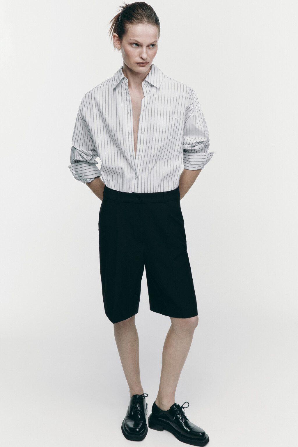 Шорты Bermudas костюмные со средней посадкой - цвет черный - 1