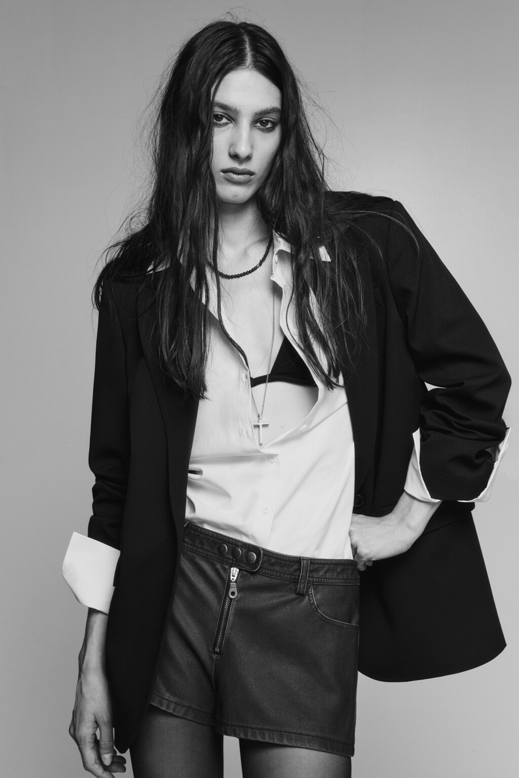 Пиджак прямой однобортный классического кроя - цвет черный - 1