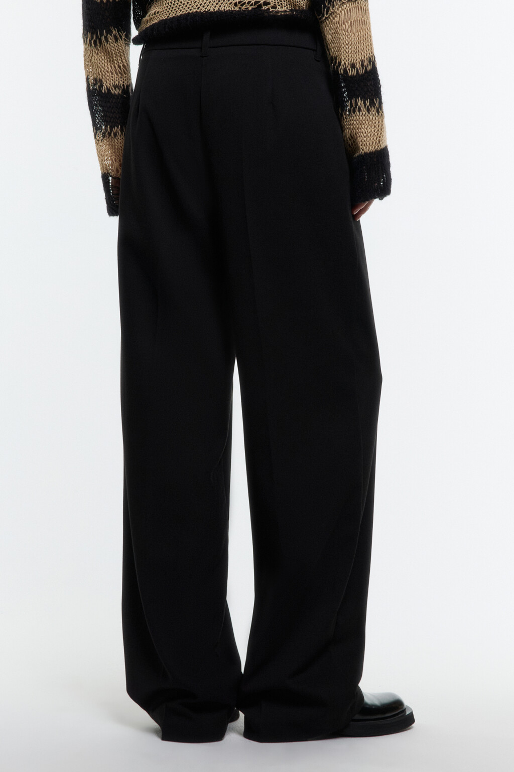Брюки широкие костюмные с низкой посадкой - цвет черный - 4