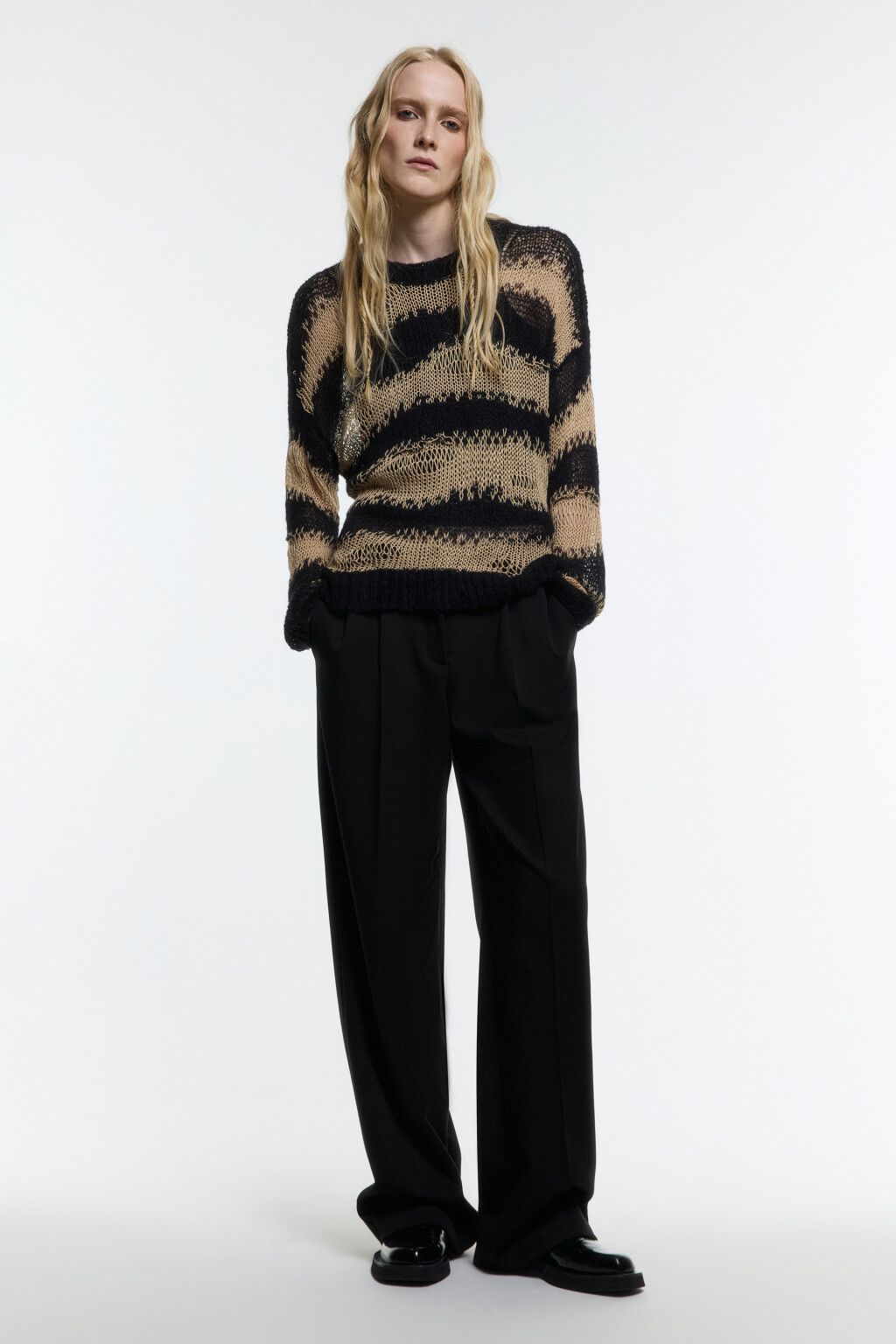 Брюки широкие костюмные с низкой посадкой - цвет черный - 5