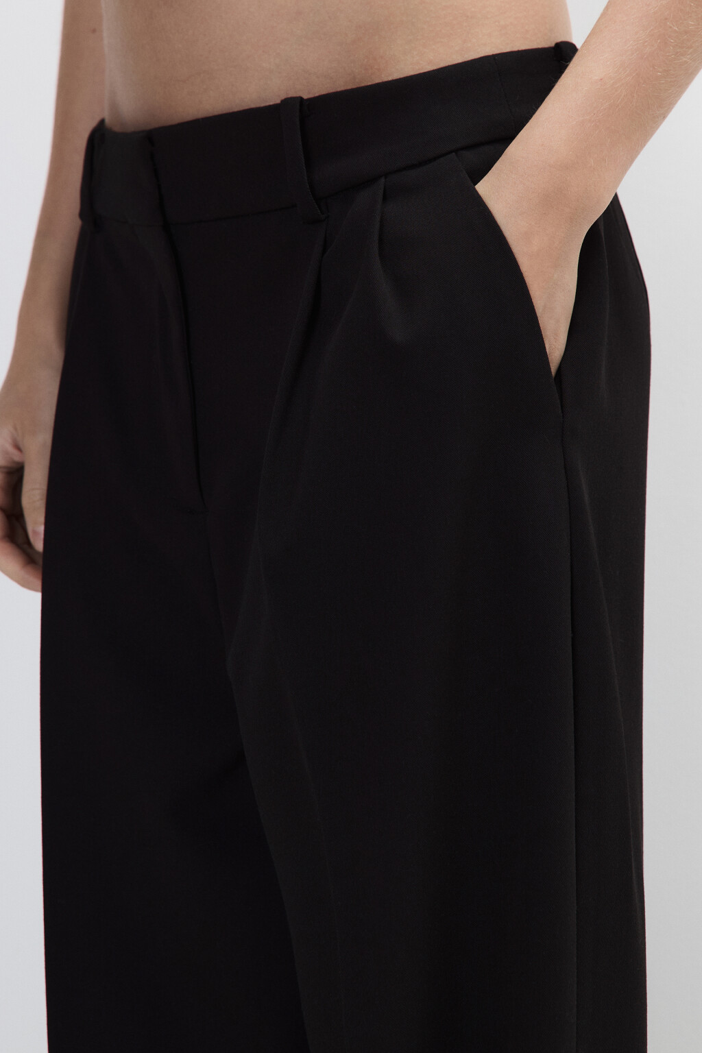 Брюки широкие костюмные со стрелками - цвет черный - 8