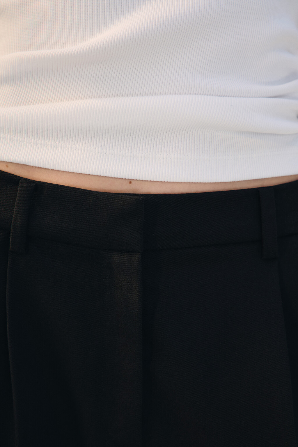 Брюки костюмные с высокой посадкой - цвет черный - 5