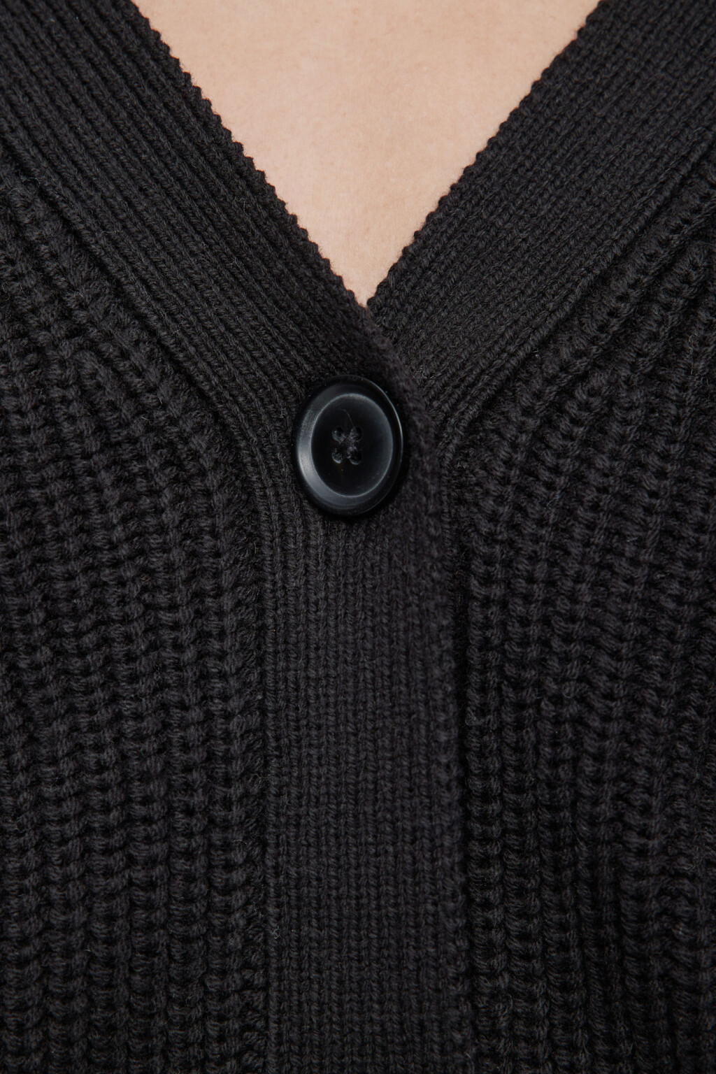 Кардиган oversize укороченный вязаный на пуговицах - цвет черный - 5