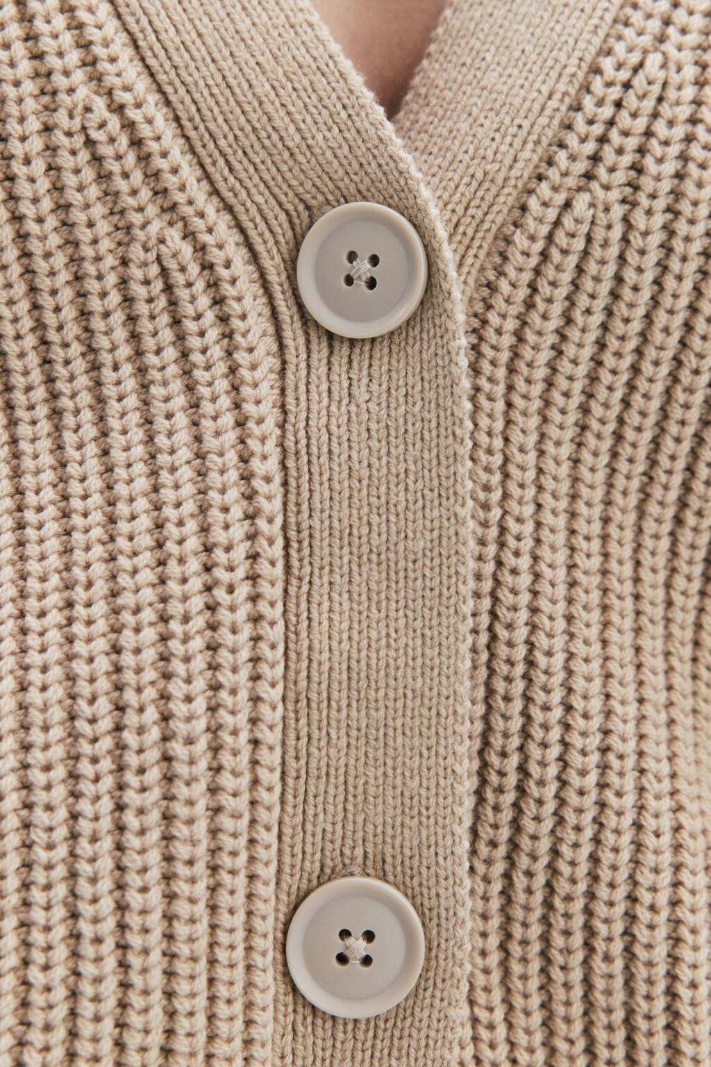 Кардиган на пуговицах вязаный в рубчик - цвет бежевый - 5