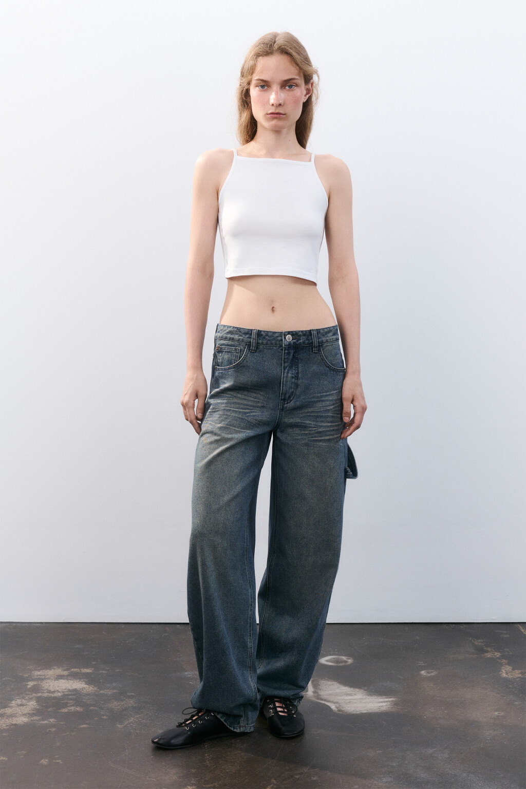 Майка-топ на тонких бретельках - цвет белый - 3