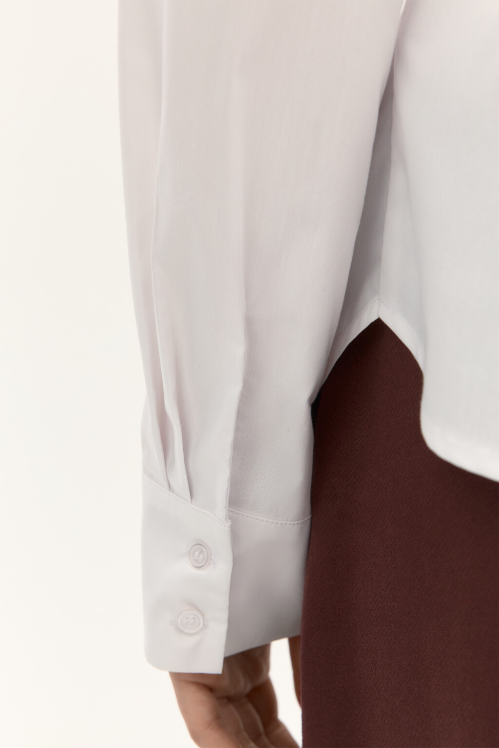 Блузка приталенная с длинными рукавами - цвет белый - 7