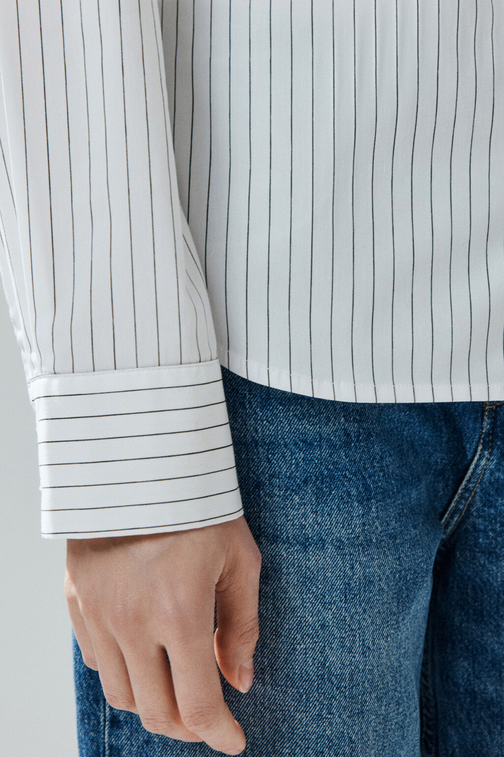 Блузка приталенная в полоску - цвет белый - 7