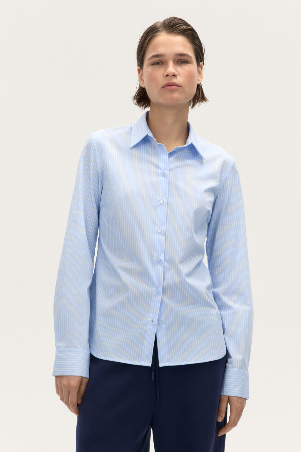 Блузка приталенная в полоску - цвет голубой - 4