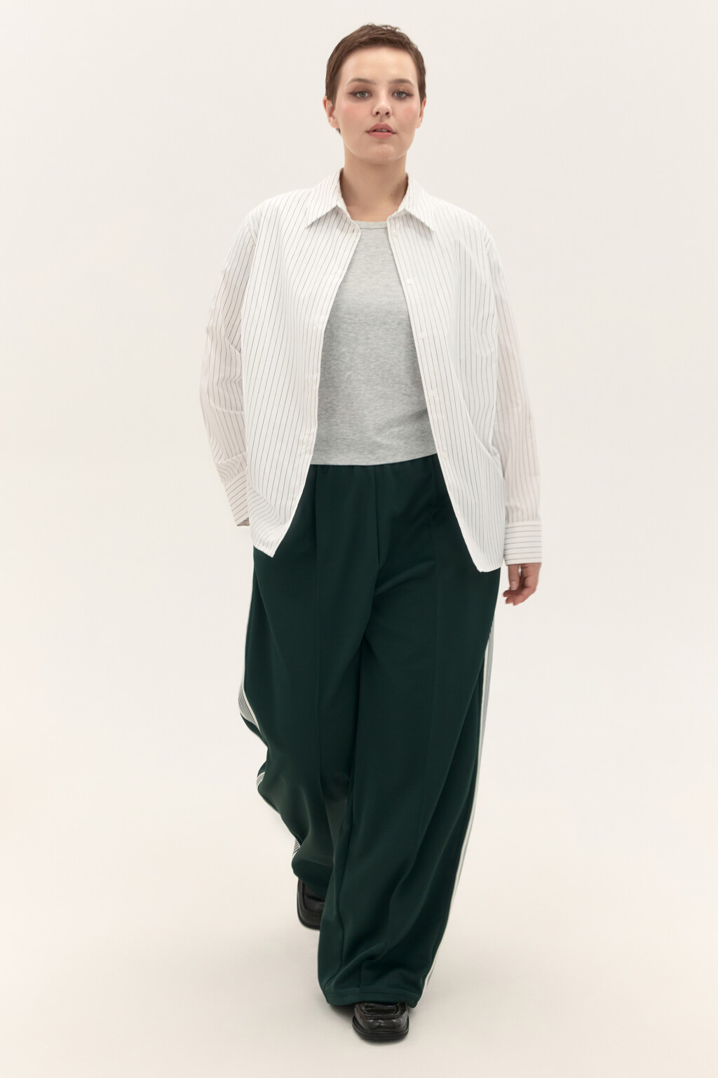 Блузка приталенная с длинными рукавами - цвет белый - 2