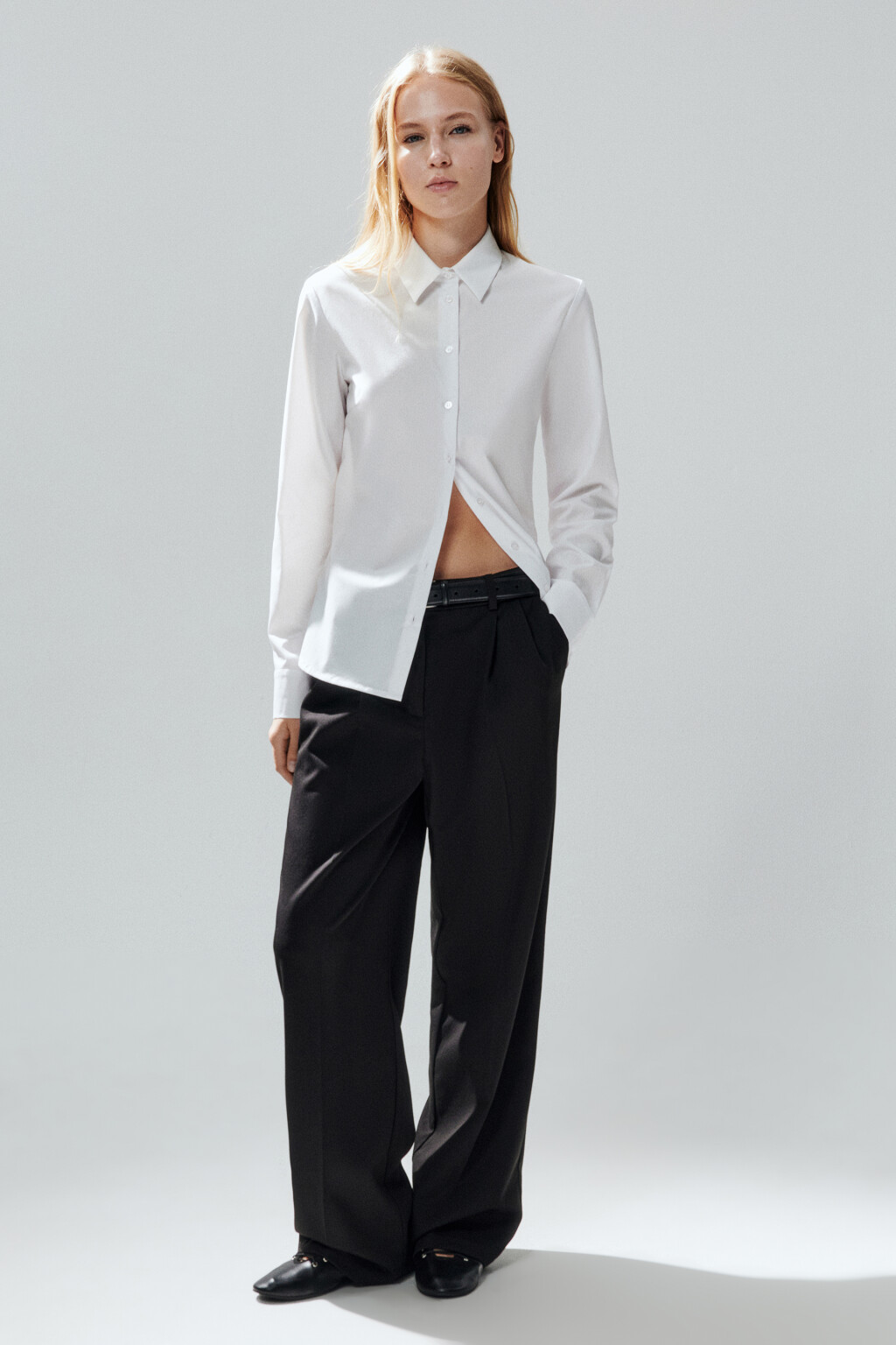 Блузка приталенная с длинными рукавами - цвет белый - 5