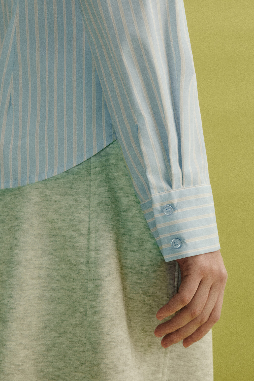 Блузка приталенная в полоску - цвет голубой - 7