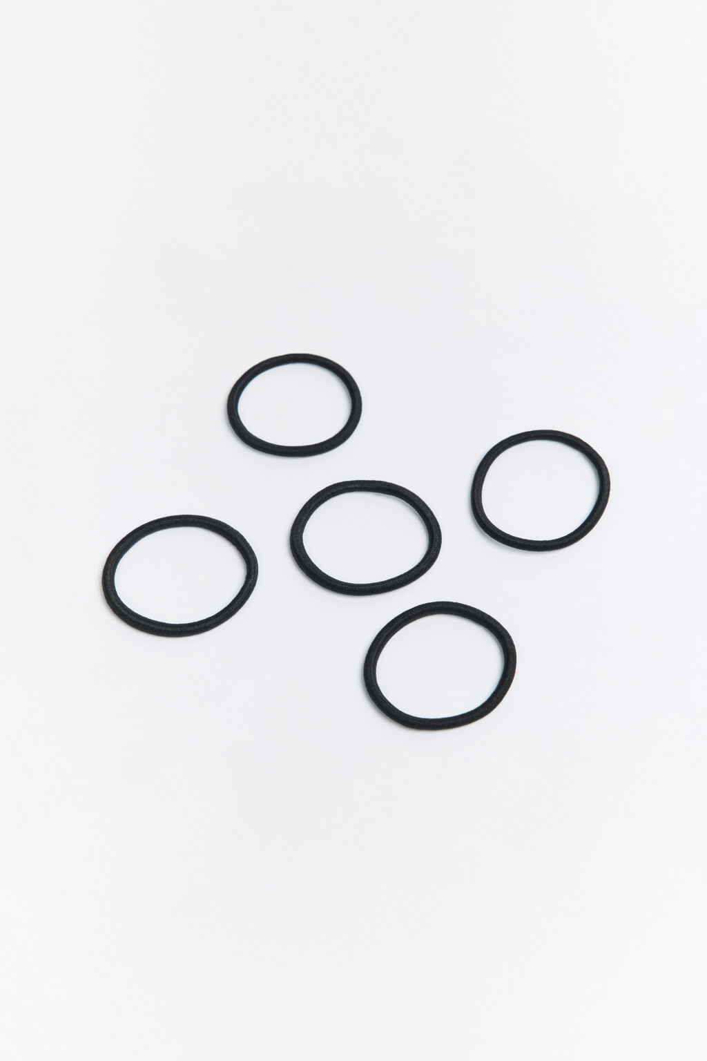 Набор резинок для волос (5 штук) - цвет черный - 2