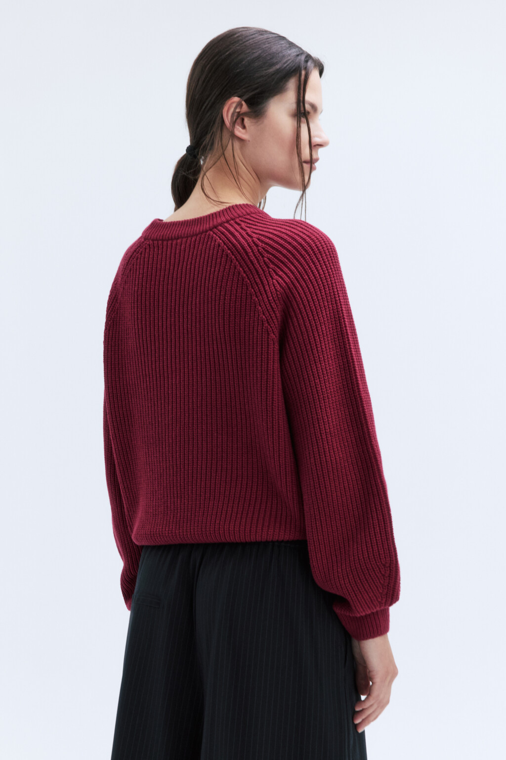 Джемпер вязаный в рубчик с рукавами-реглан - цвет бордовый - 4