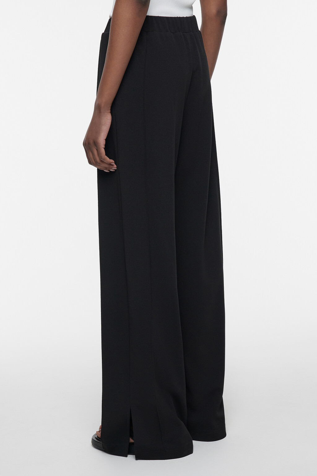 Брюки широкие с высокой посадкой и поясом-резинкой - цвет черный - 4