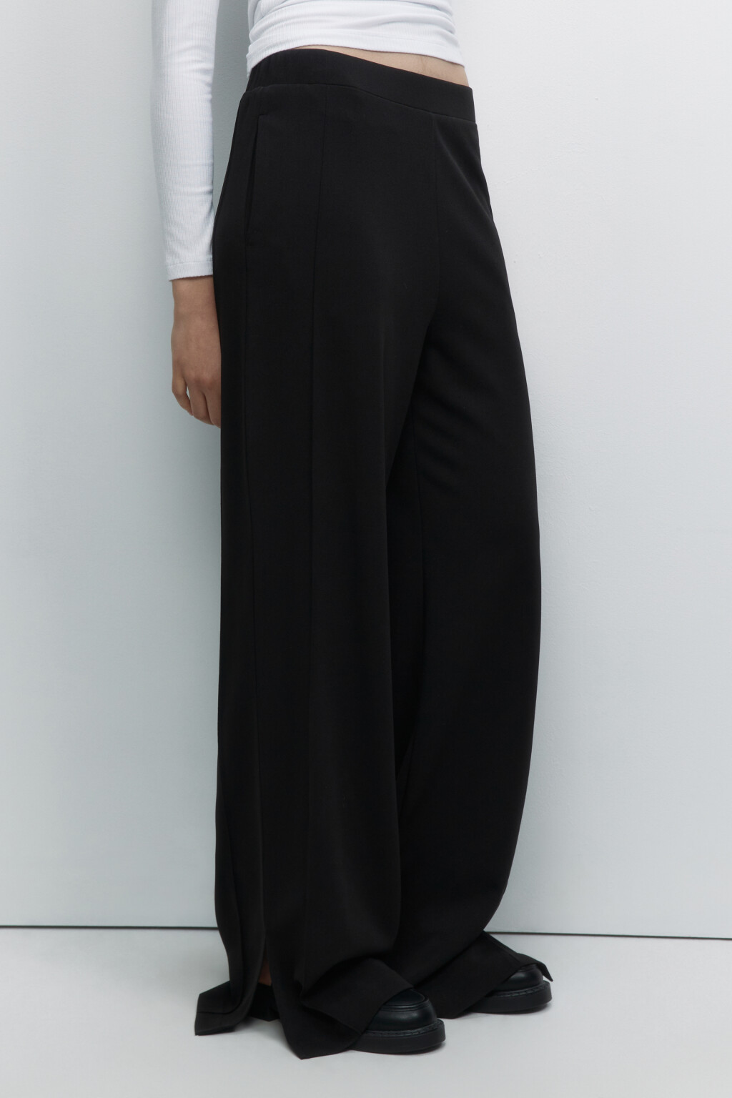 Брюки широкие с высокой посадкой и поясом-резинкой - цвет черный - 3
