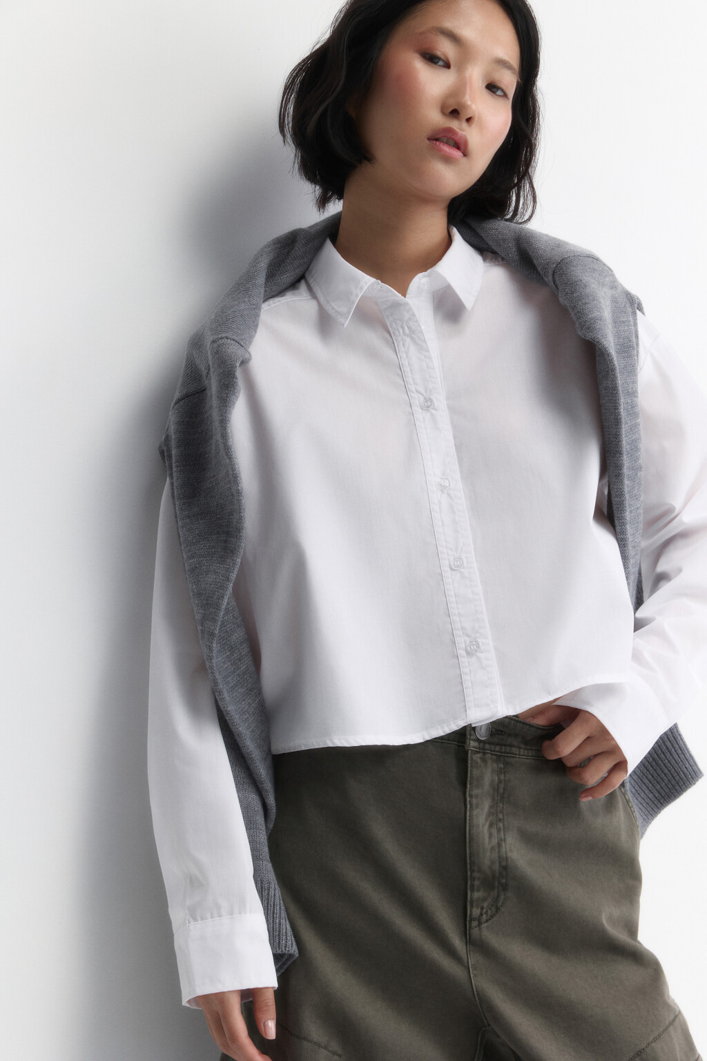 Блузка-рубашка базовая укороченная - цвет белый - 1