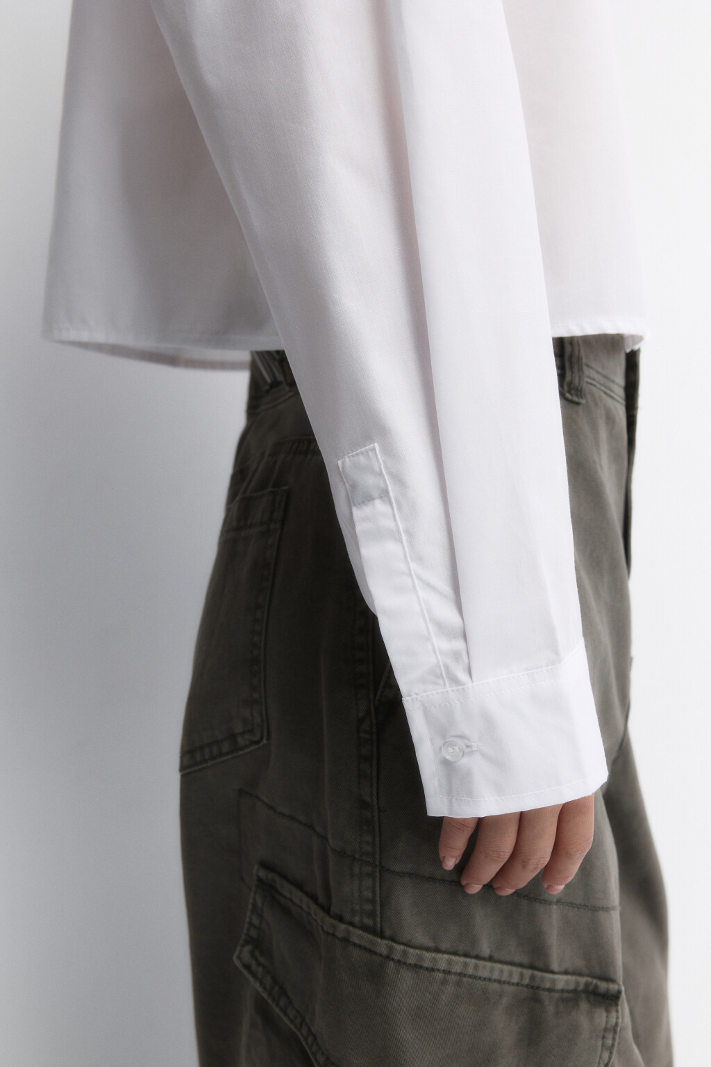 Блузка-рубашка базовая укороченная - цвет белый - 7