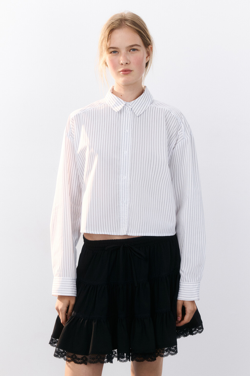 Блузка-рубашка укороченная в полоску - цвет белый - 2