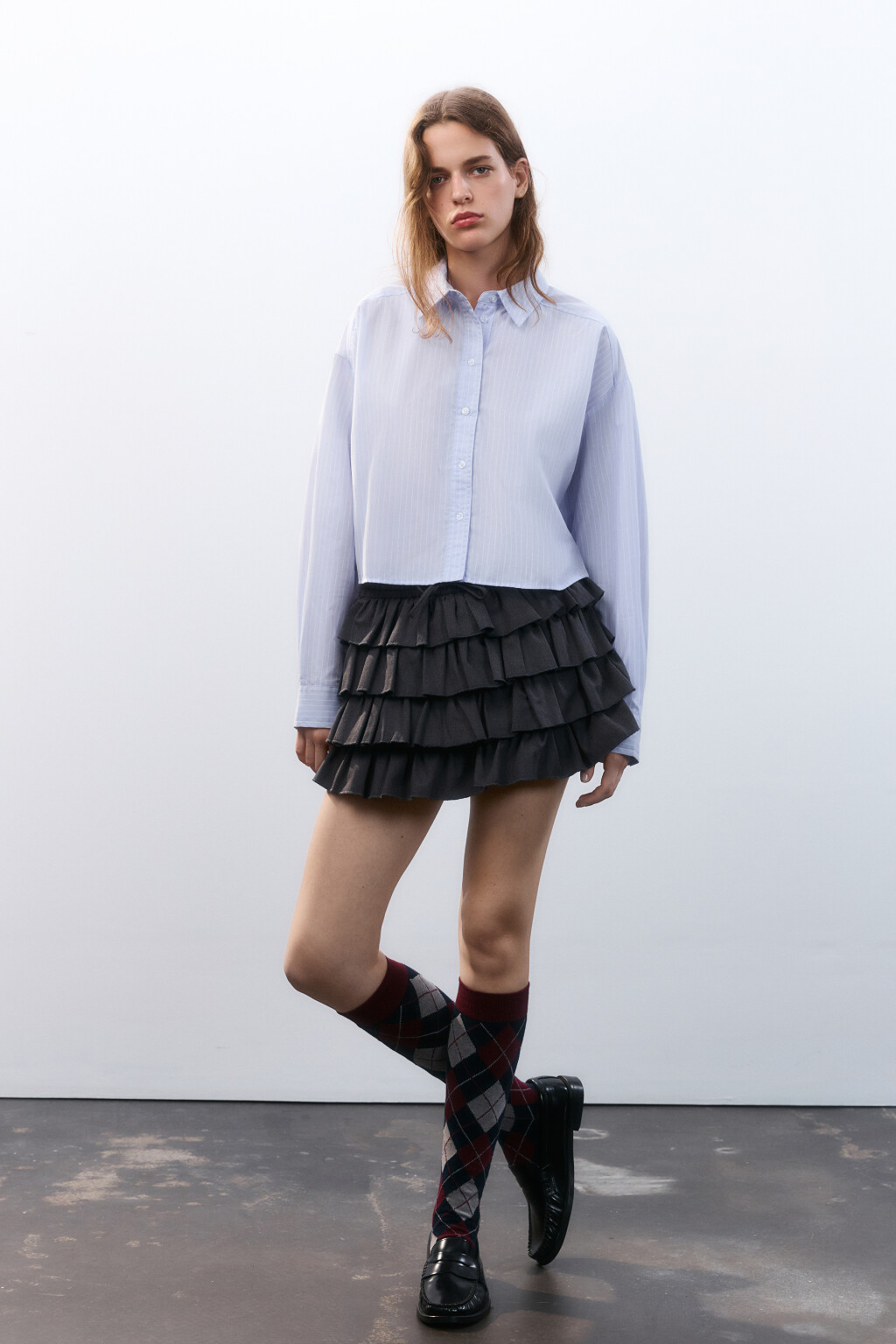 Блузка-рубашка укороченная в полоску - цвет голубой - 5