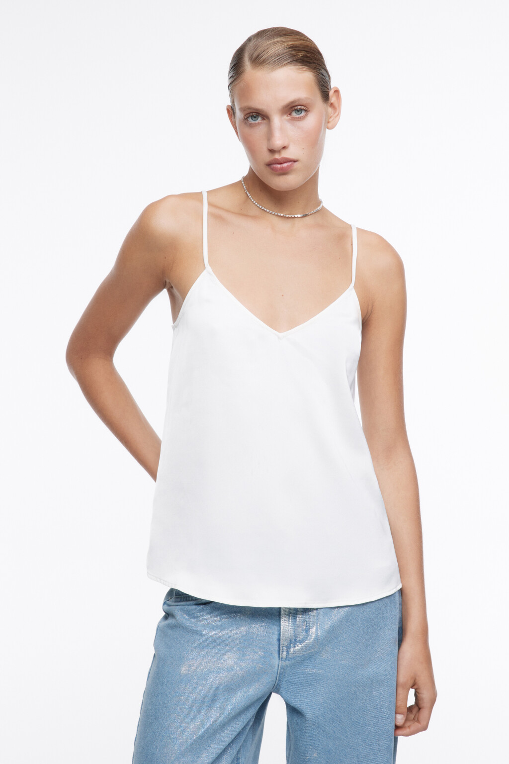 Блузка-майка EVA атласная на тонких бретельках - цвет белый - 2