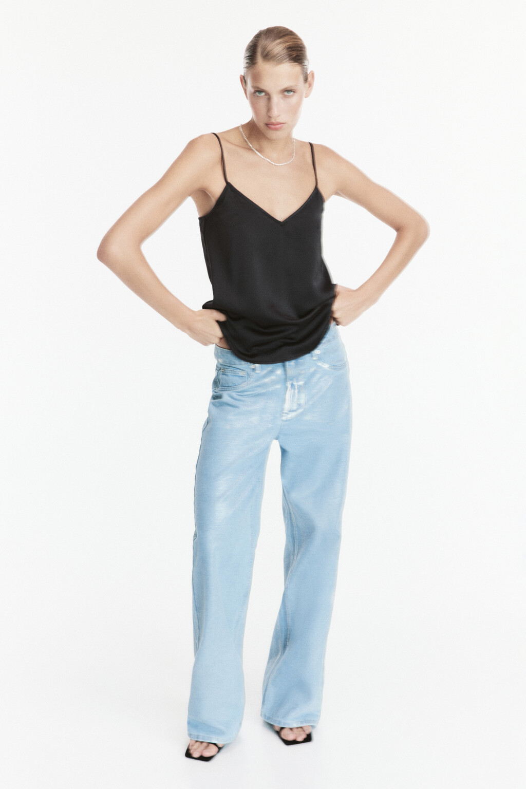 Блузка-майка EVA атласная на тонких бретельках - цвет черный - 7