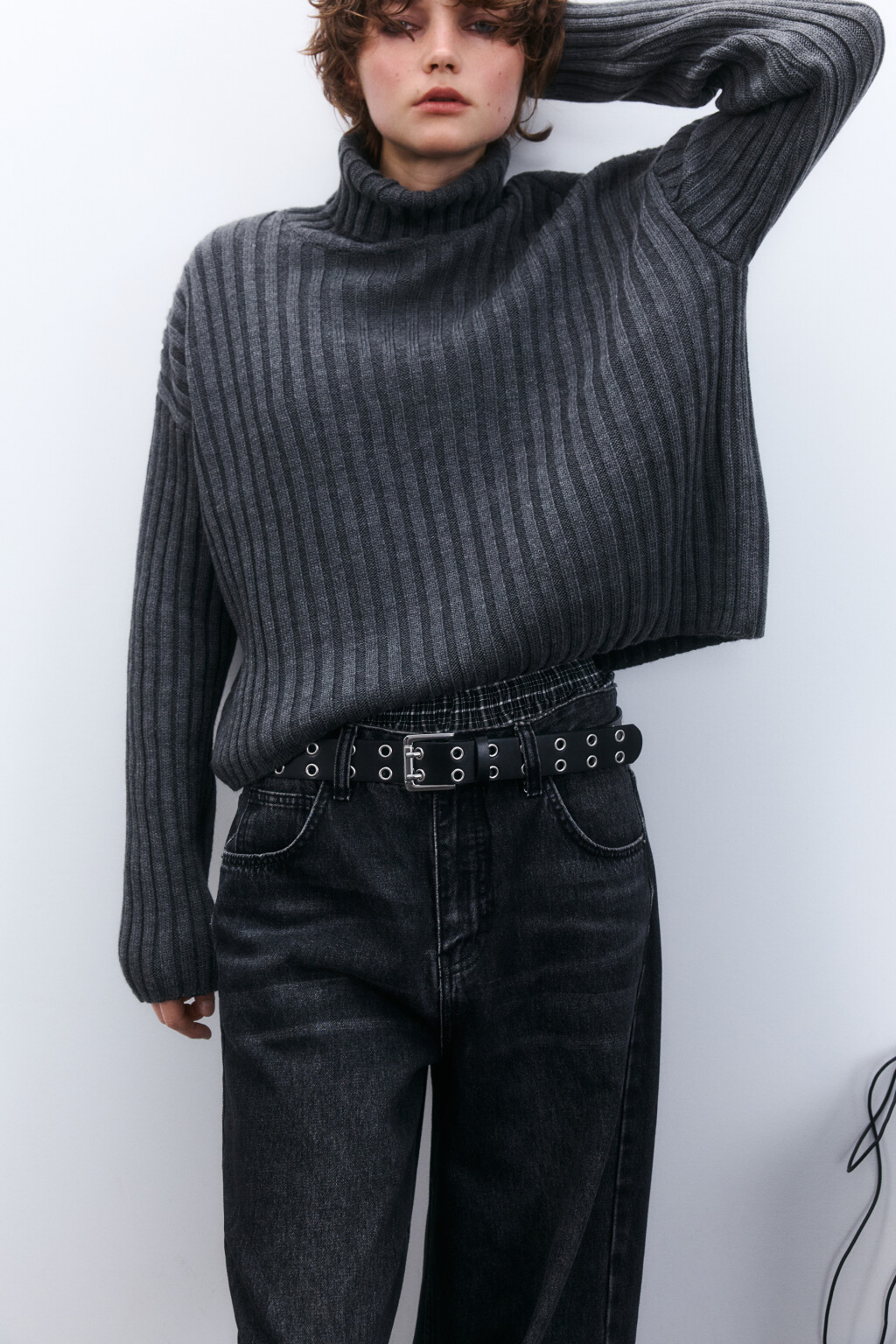 Ремень с металлическими люверсами - цвет черный - 3