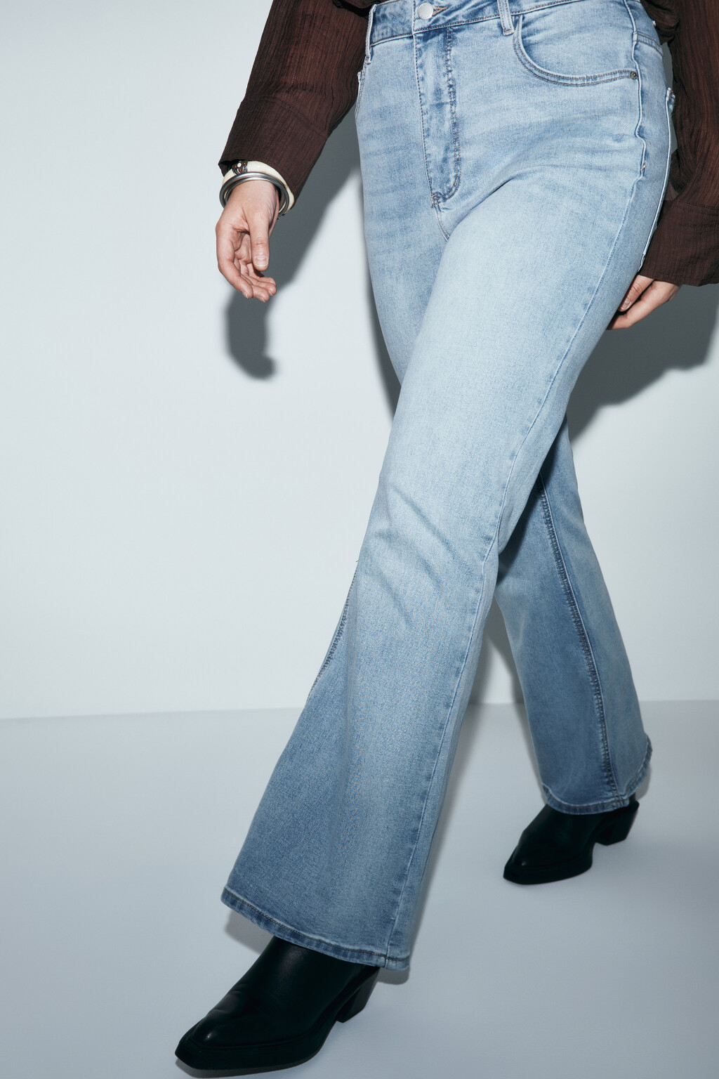 Джинсы клеш с высокой посадкой - цвет голубой - 2