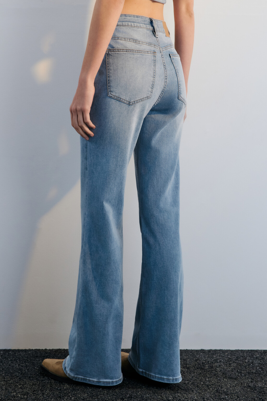 Джинсы клеш с высокой посадкой - цвет голубой - 2