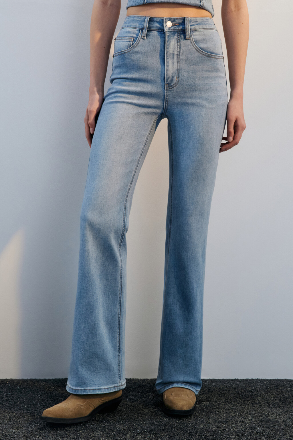 Джинсы клеш с высокой посадкой - цвет голубой - 3
