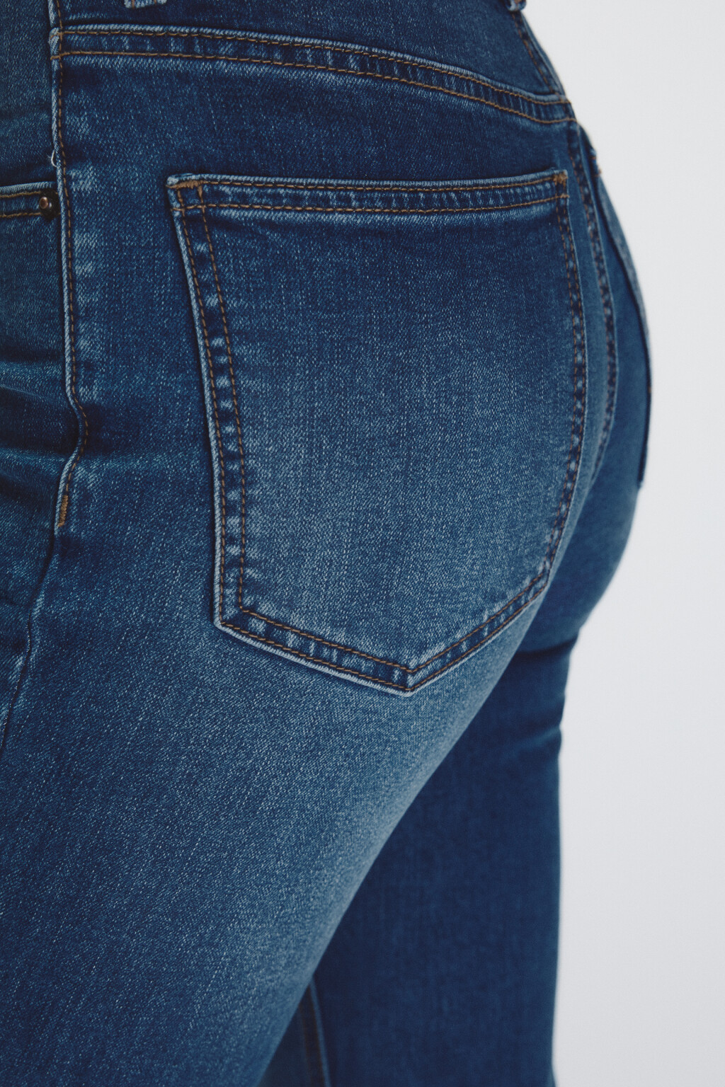 Джинсы клеш с высокой посадкой - цвет голубой - 6