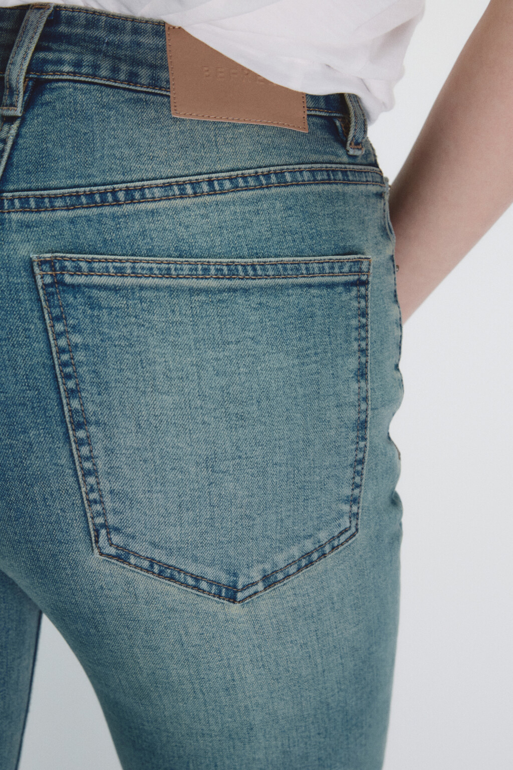 Джинсы клеш с высокой посадкой - цвет синий - 6