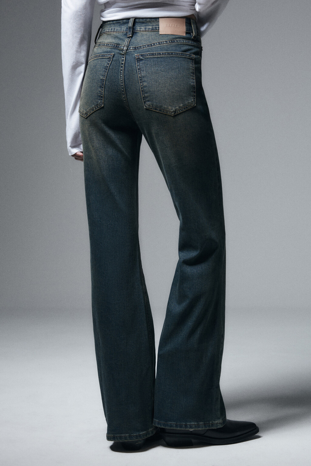 Джинсы клеш с высокой посадкой - цвет темный тинт - 3