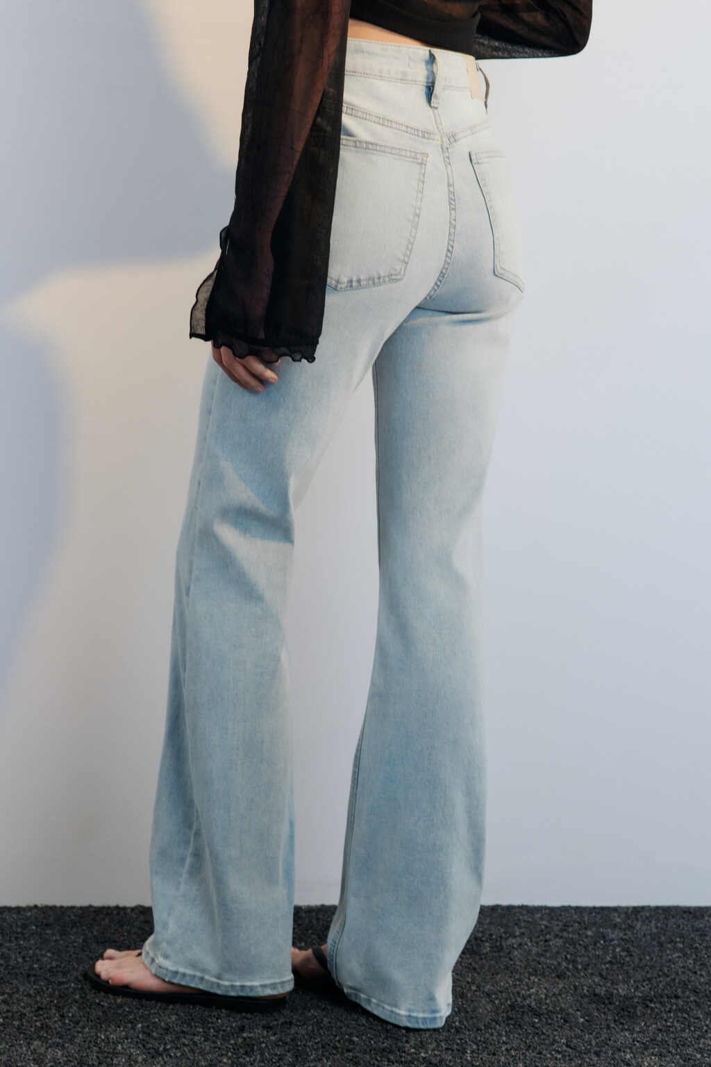 Джинсы клеш с высокой посадкой - цвет голубой - 4