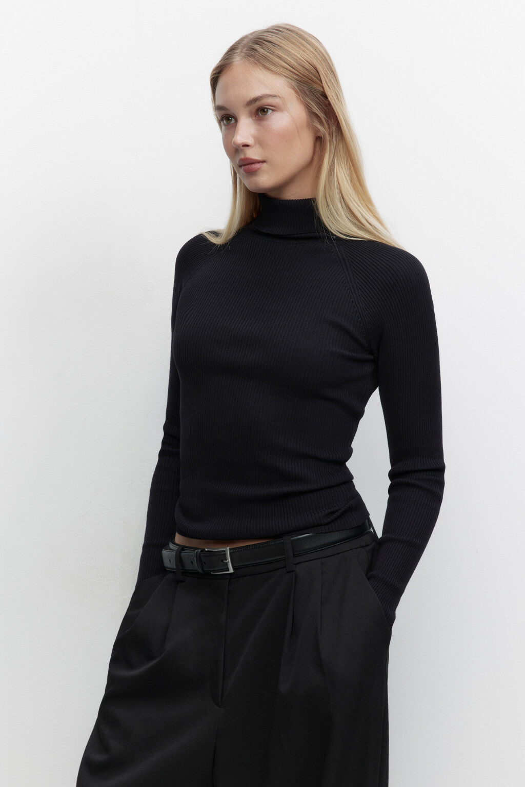 Водолазка GINA вискозная с рукавами реглан - цвет черный - 3