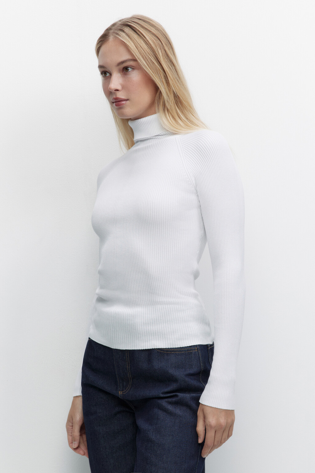 Водолазка GINA вискозная с рукавами реглан - цвет молочный - 3