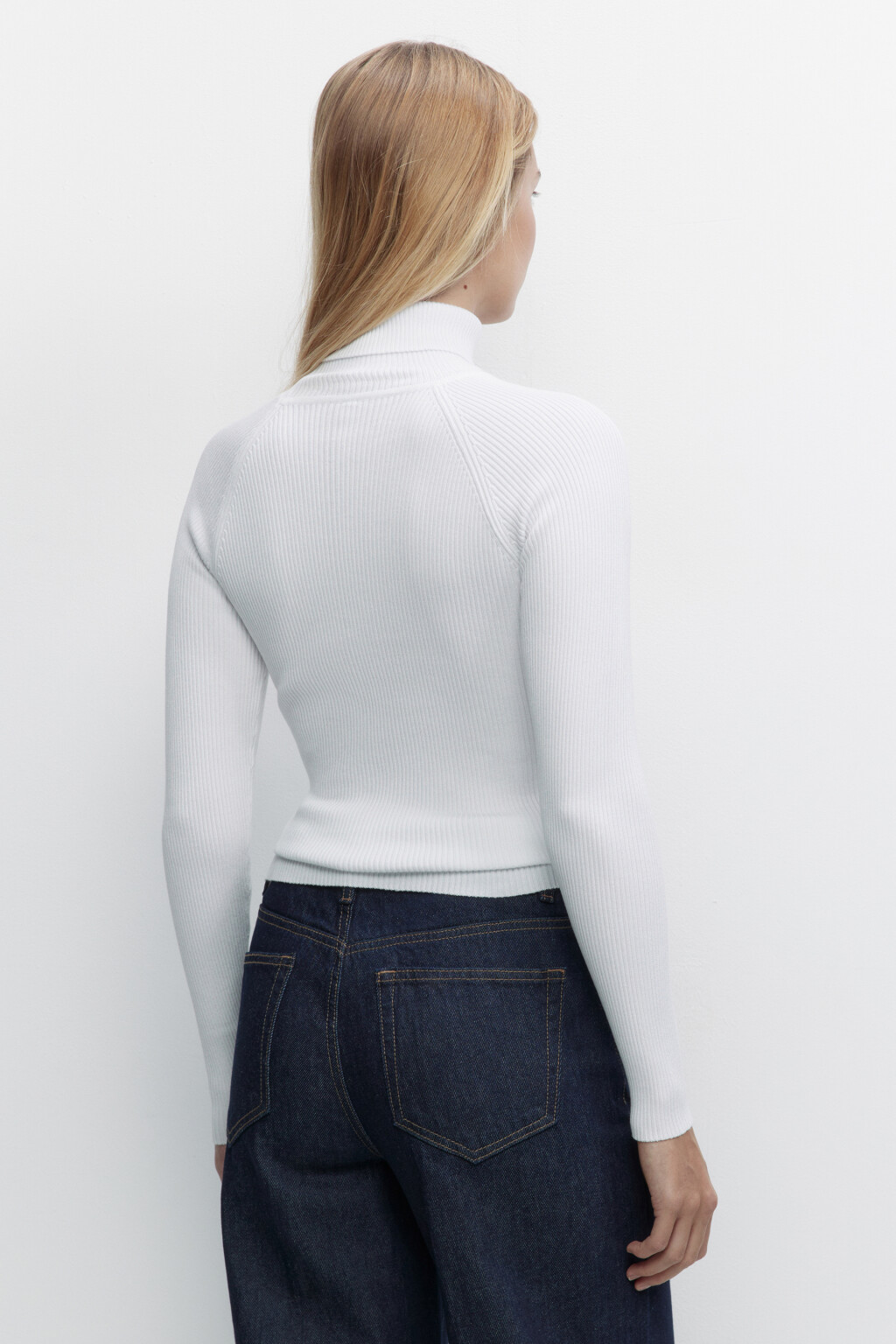 Водолазка GINA вискозная с рукавами реглан - цвет молочный - 4