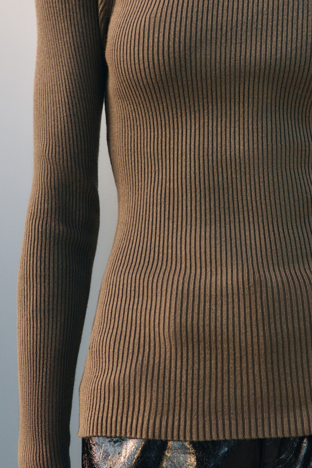 Водолазка вискозная в рубчик - цвет зеленый - 6