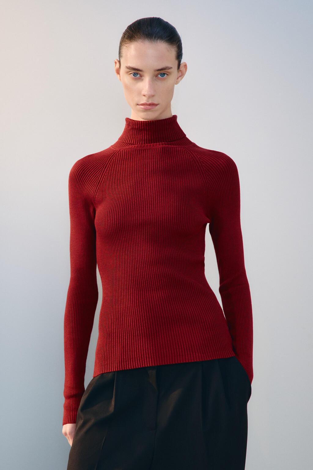 Водолазка вискозная в рубчик - цвет бордовый - 2