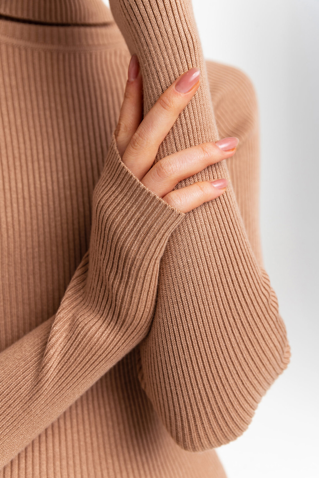 Водолазка трикотажная в рубчик с длинными рукавами - цвет коричневый - 6