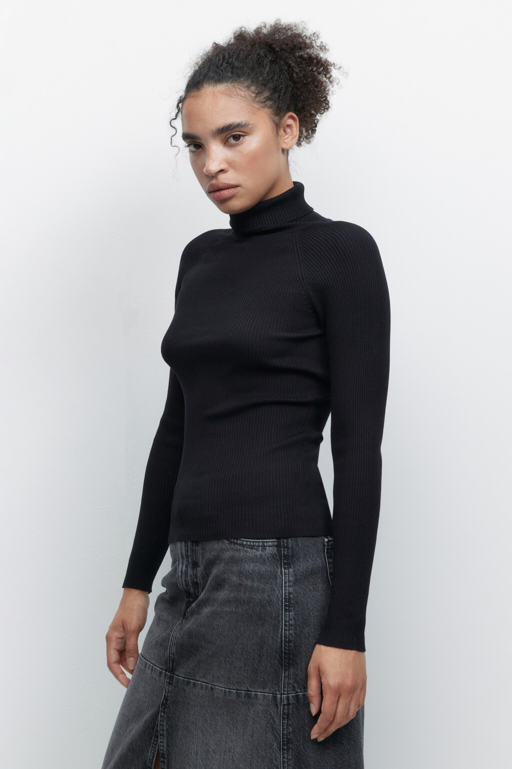 Водолазка GINA вискозная с рукавами реглан - цвет черный - 2