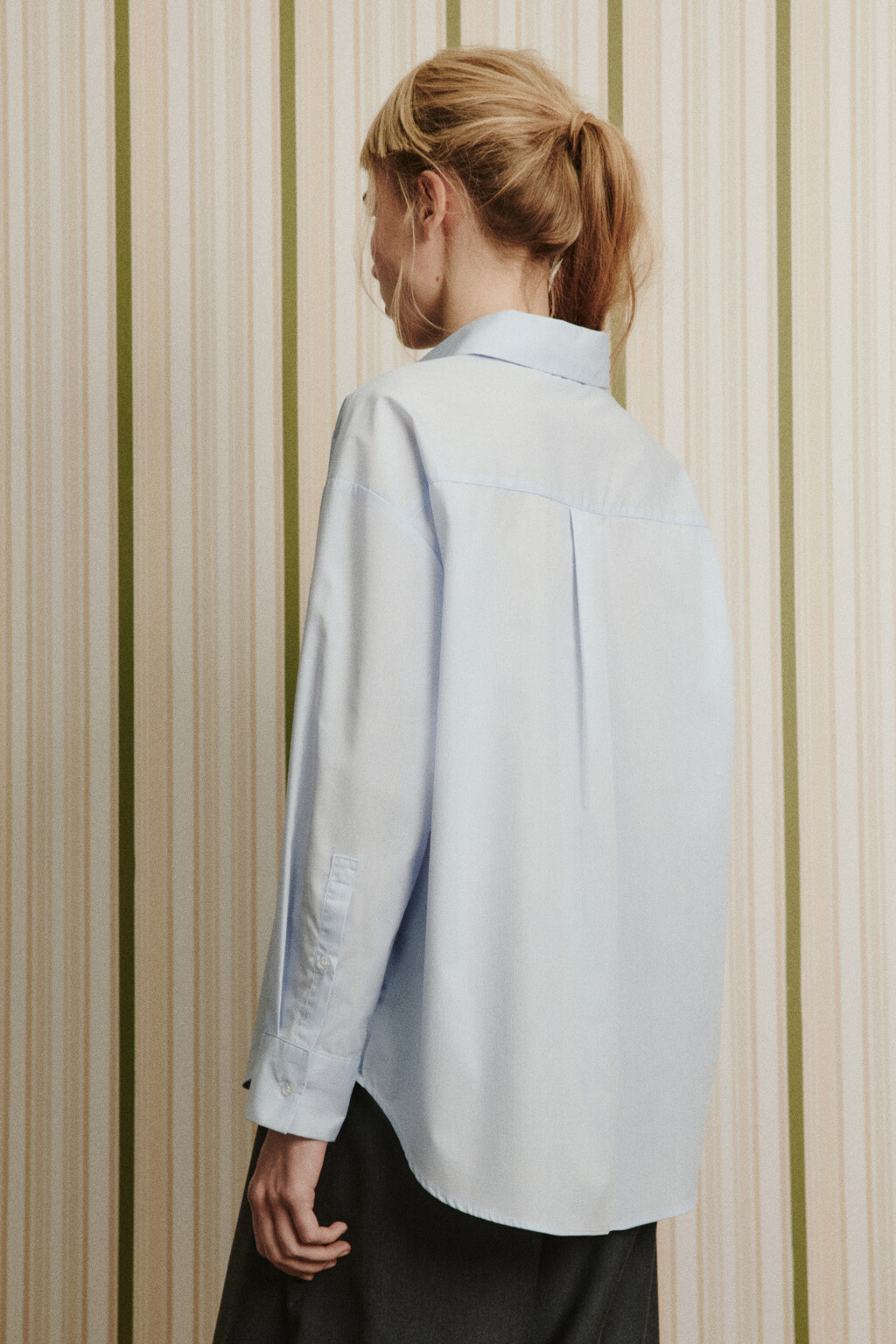 Рубашка oversize с карманом - цвет белый - 5