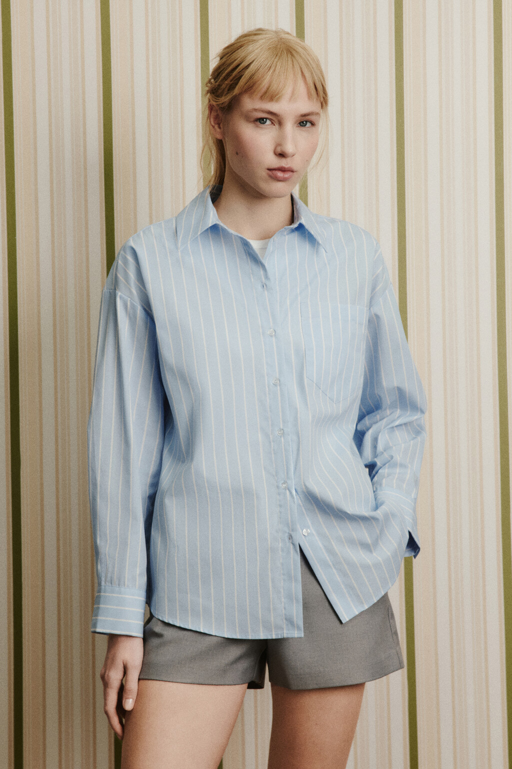 Рубашка oversize в полоску - цвет голубой - 4